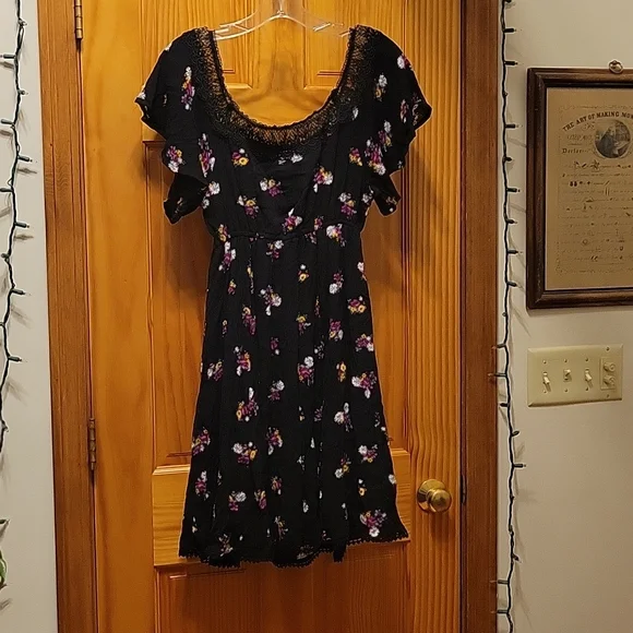 Beautiful Torrid dress NWOT - Picture 2 of 8